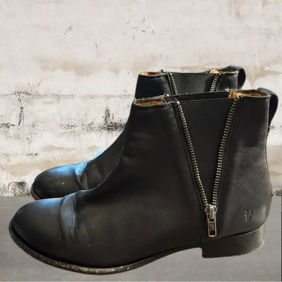 Frye Carly Leather Zip Chelsea Booties Black Size 9.5 - Picture 6 of 9
